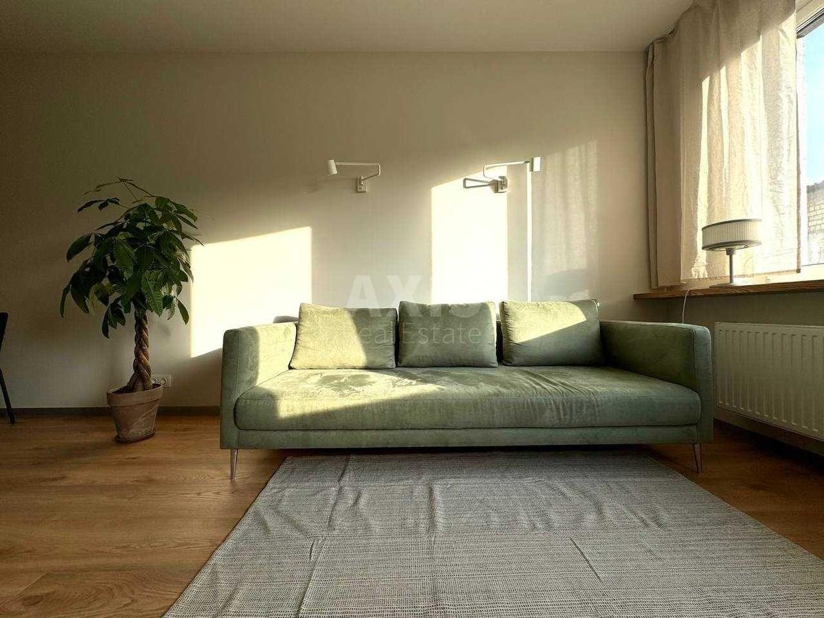 1k apartment vul. Kyrylivs'ka 372