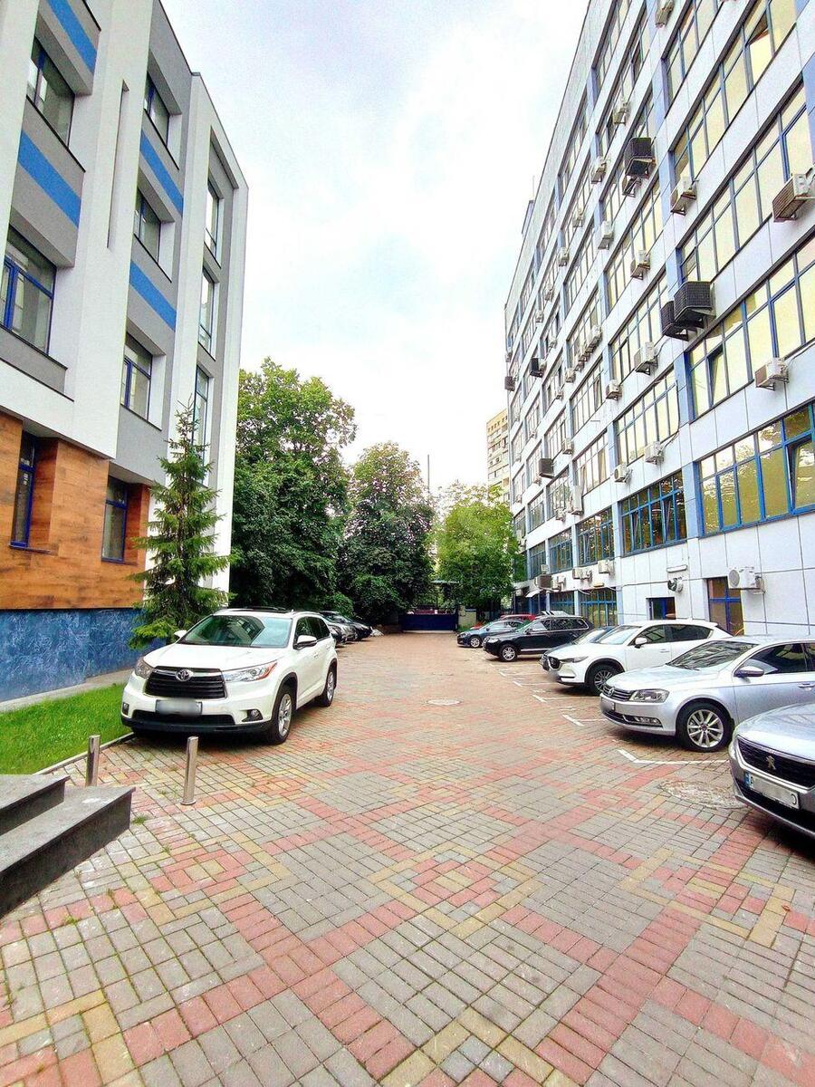 Office vul. Golosii'vs'ka 17, 159m212