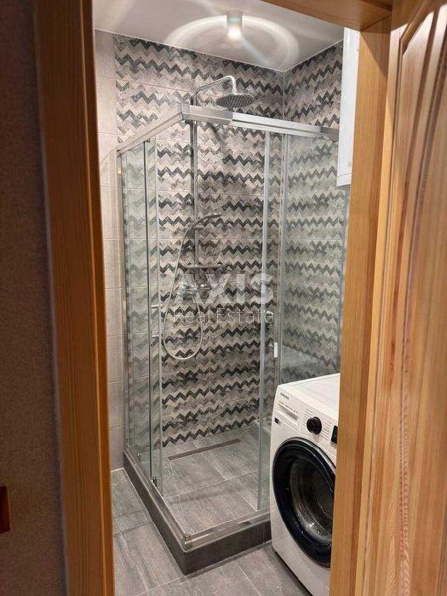 1k apartment vul. Revuc'kogo 40Б12