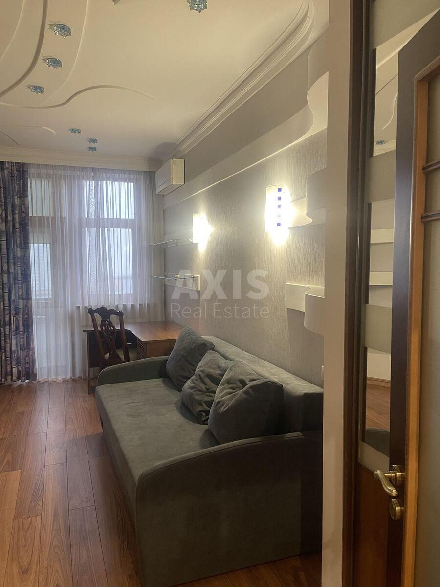 4k apartment vul. Jevgena Konoval'cja 32Б625282