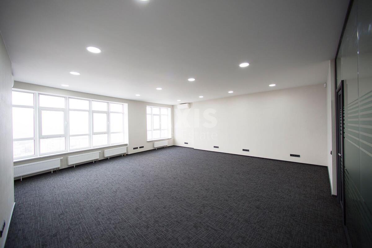 Office uzv. Klovs'kyj 7, 228m23
