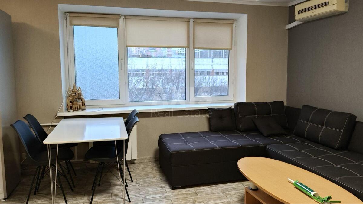 2k apartment pr-t Berestejskij 12619946