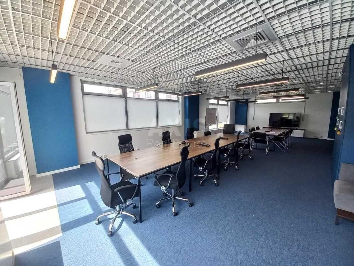 Office vul. Kryvoriz'ka 11, 170m20