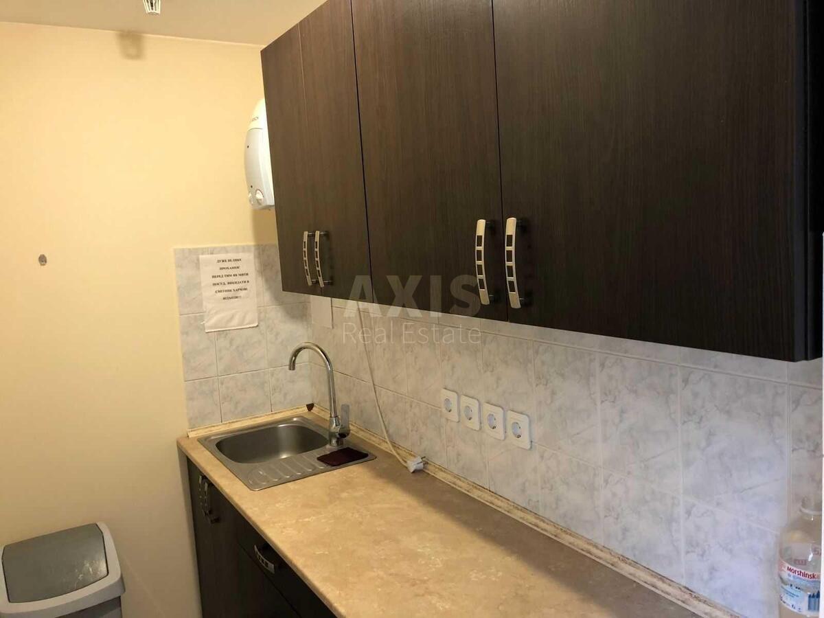 Office vul. Velyka Vasyl'kivs'ka 77, 210m26