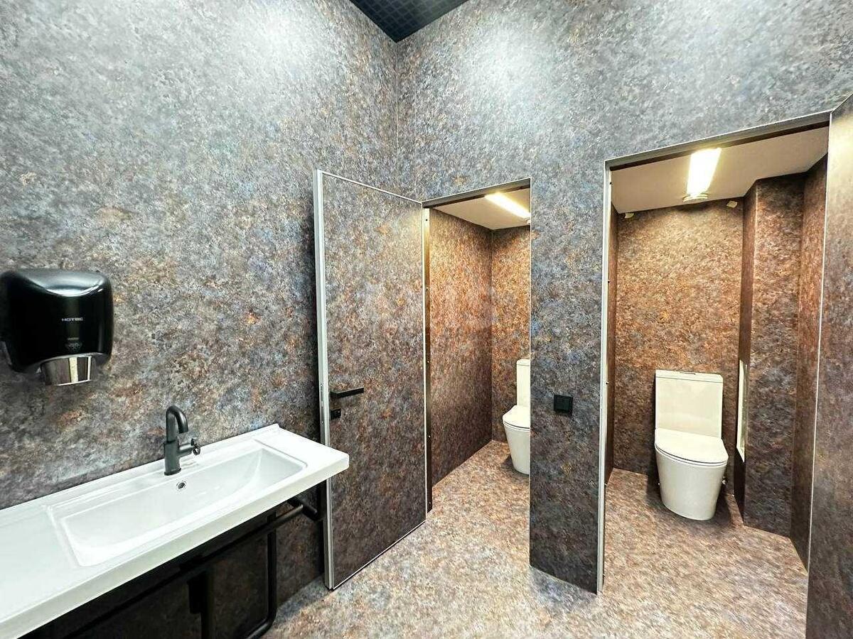Office vul. Velyka Vasyl'kivs'ka 15, 420m210