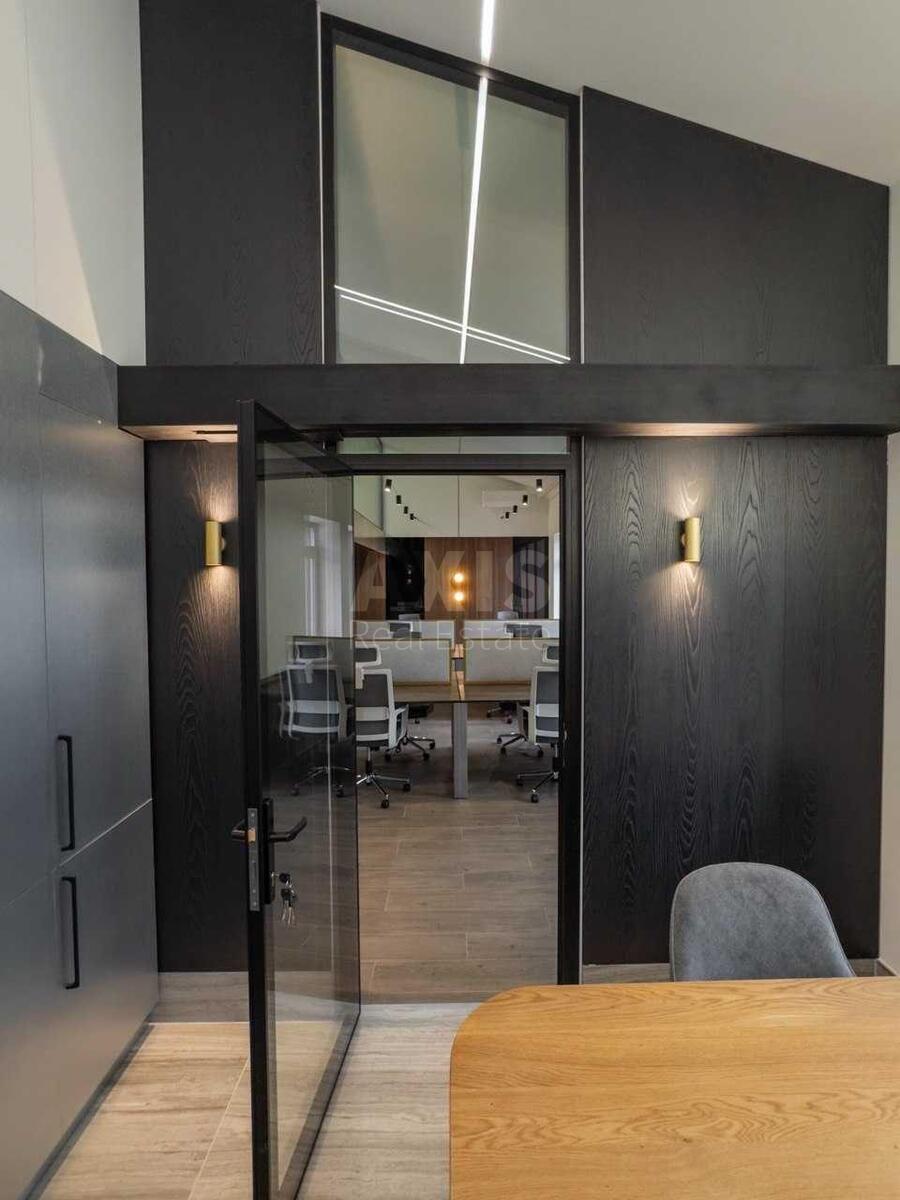 Office vul. Panasa Myrnogo 8, 170m26