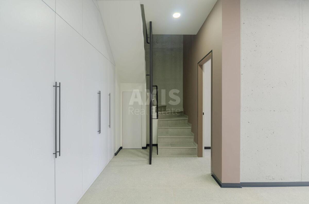 Office vul. Antonovycha 109, 172m29