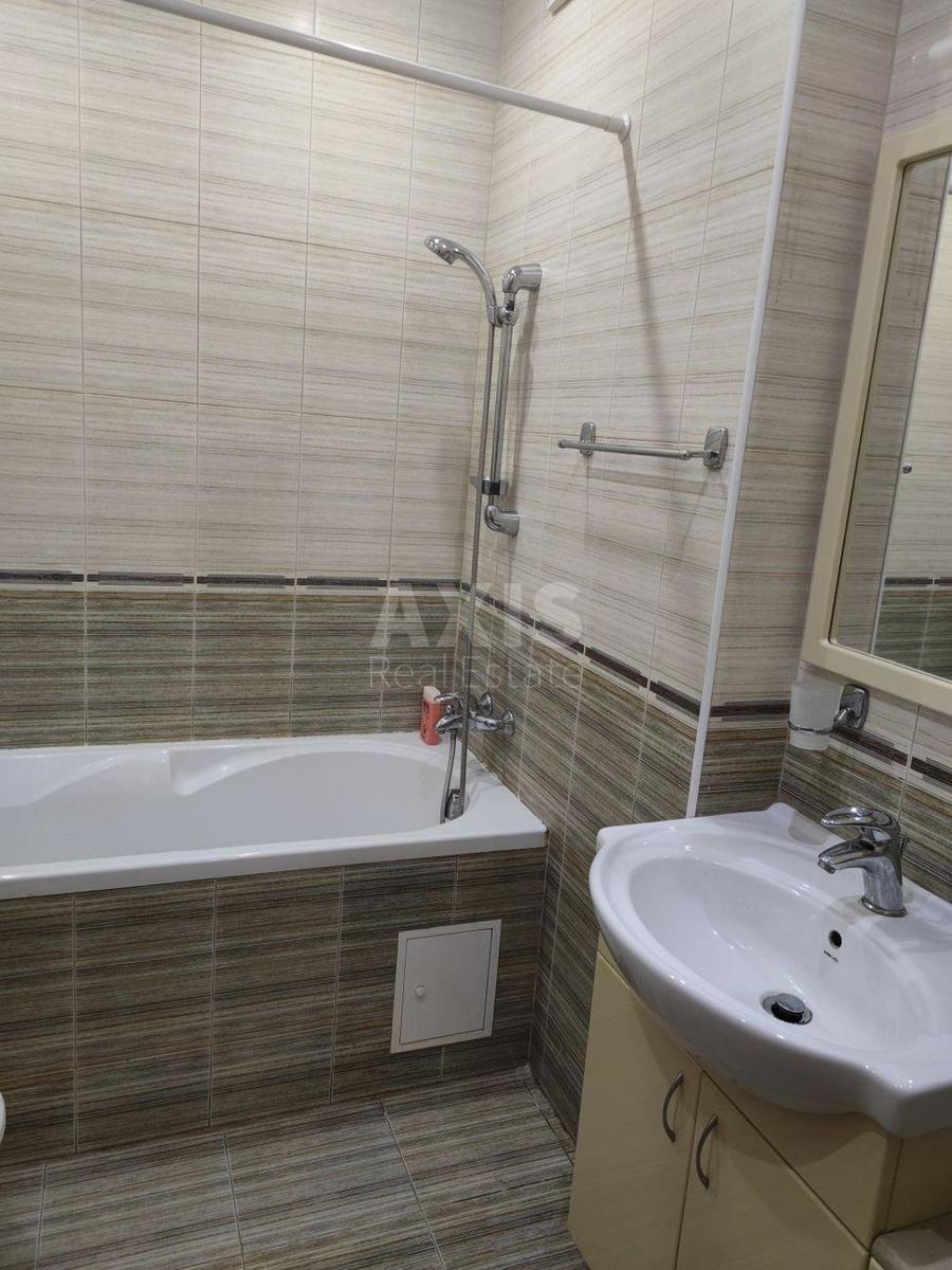 2k apartment vul. Revuc'kogo 57