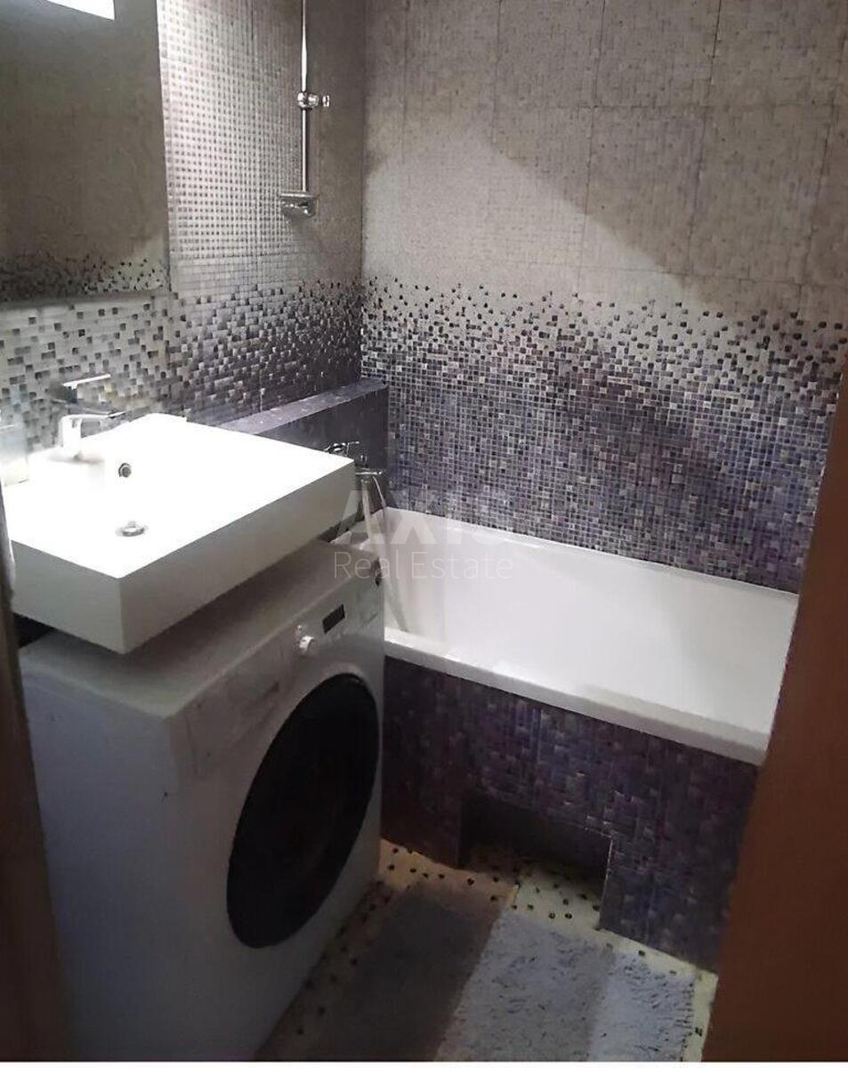 2k apartment vul. Sribnokil's'ka 89