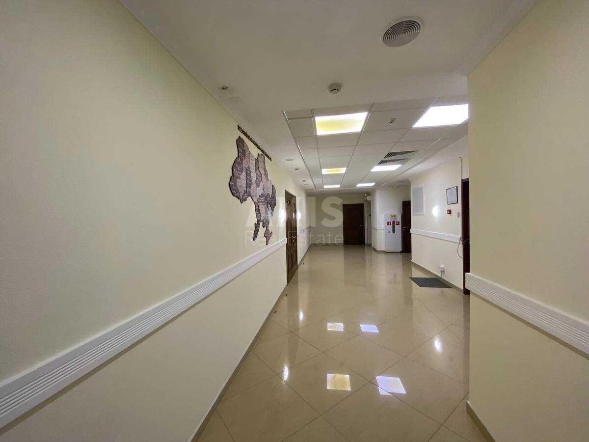 Office prov. Hrestovyj 2А, 507m2592432