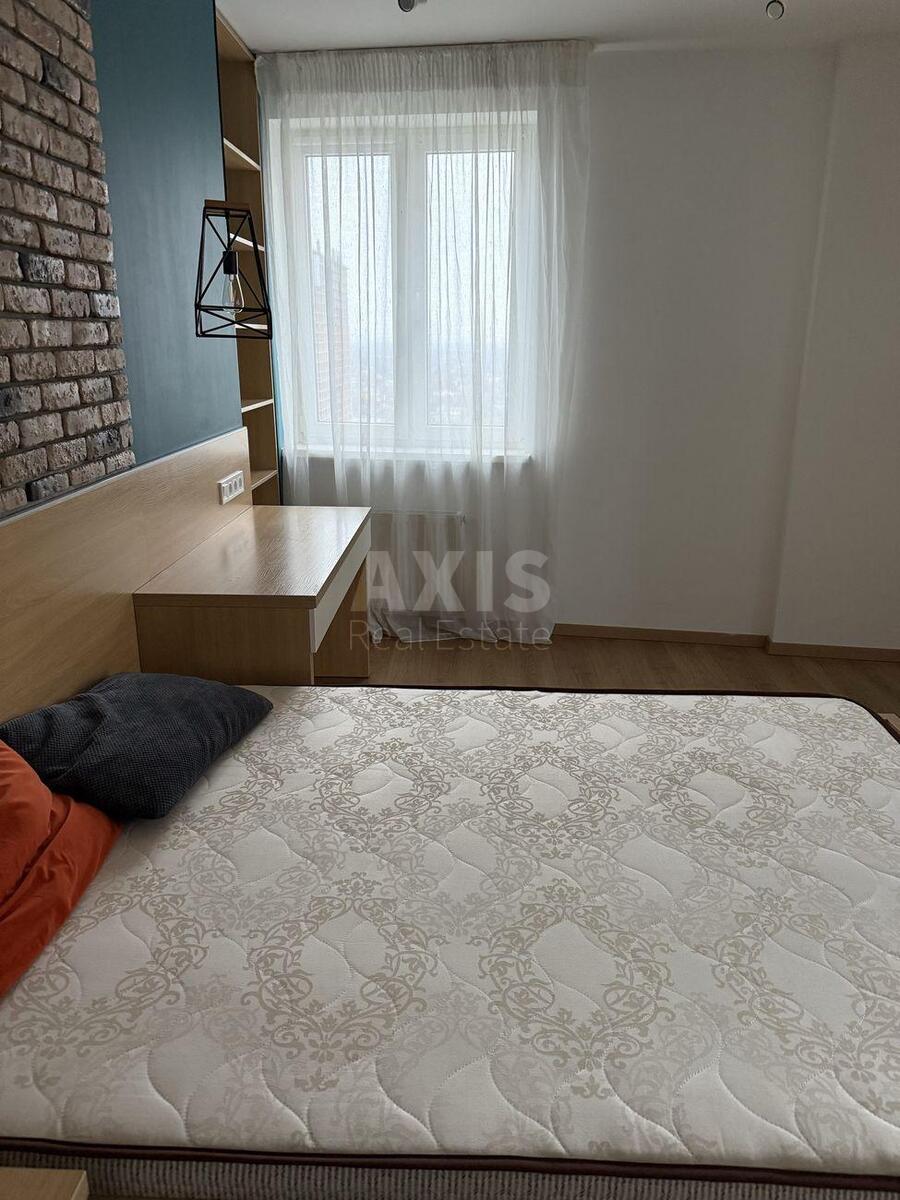 4k apartment vul. Panel'na 64