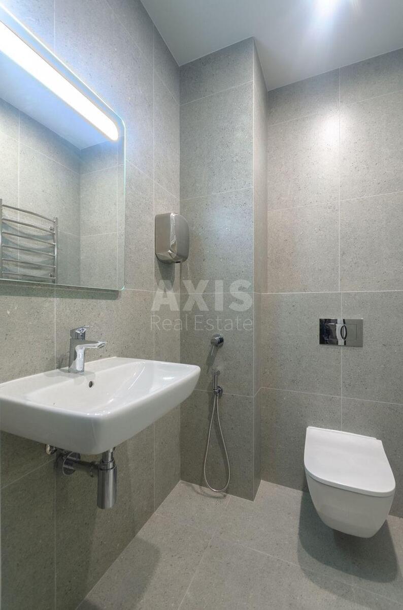 Office vul. Antonovycha 109, 172m210