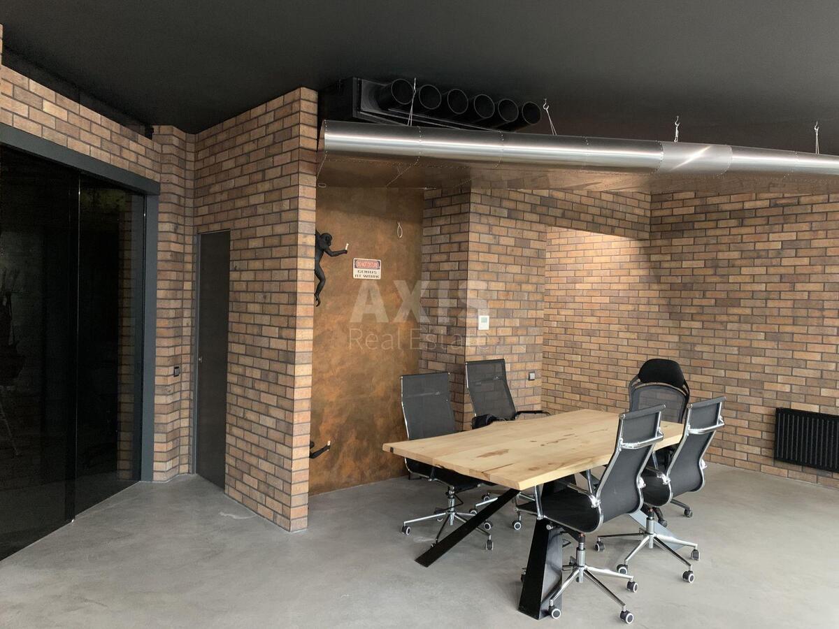 Office vul. Chornovola V'jacheslava 29А, 90m23