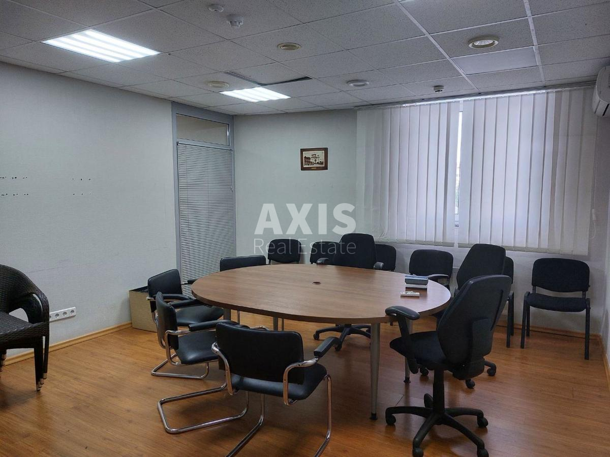 Офис бул. Шевченко Тараса 33Б, 136м22