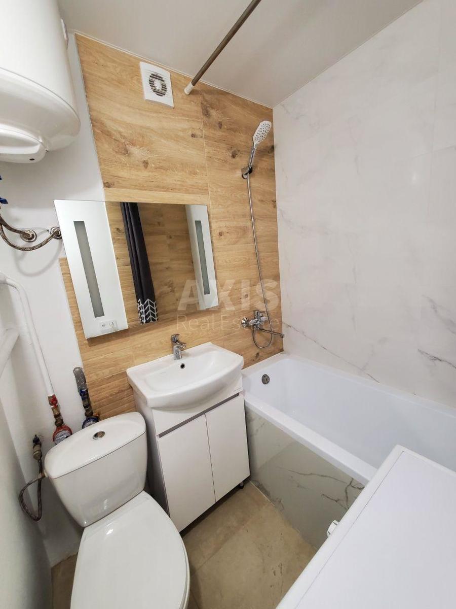 1k apartment vul. Post-Volyns'ka 2/1031