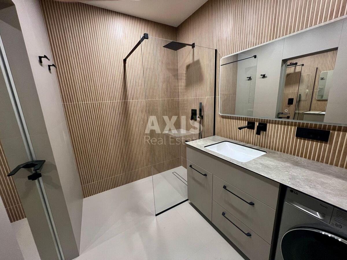 1k apartment nab. Dniprovs'ka 15Ж6