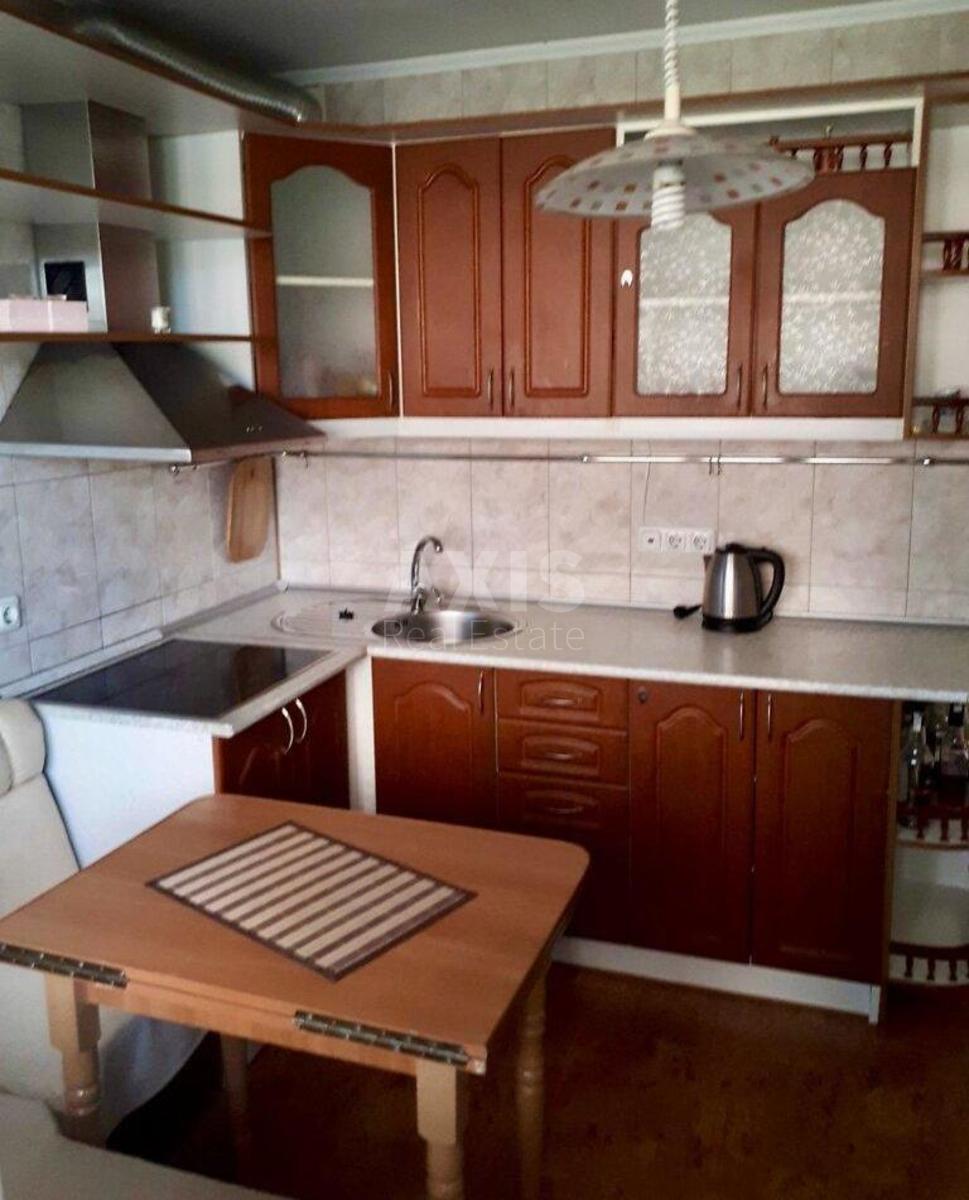 1k apartment vul. Lypkivs'kogo Vasylja Mytropolyta 30