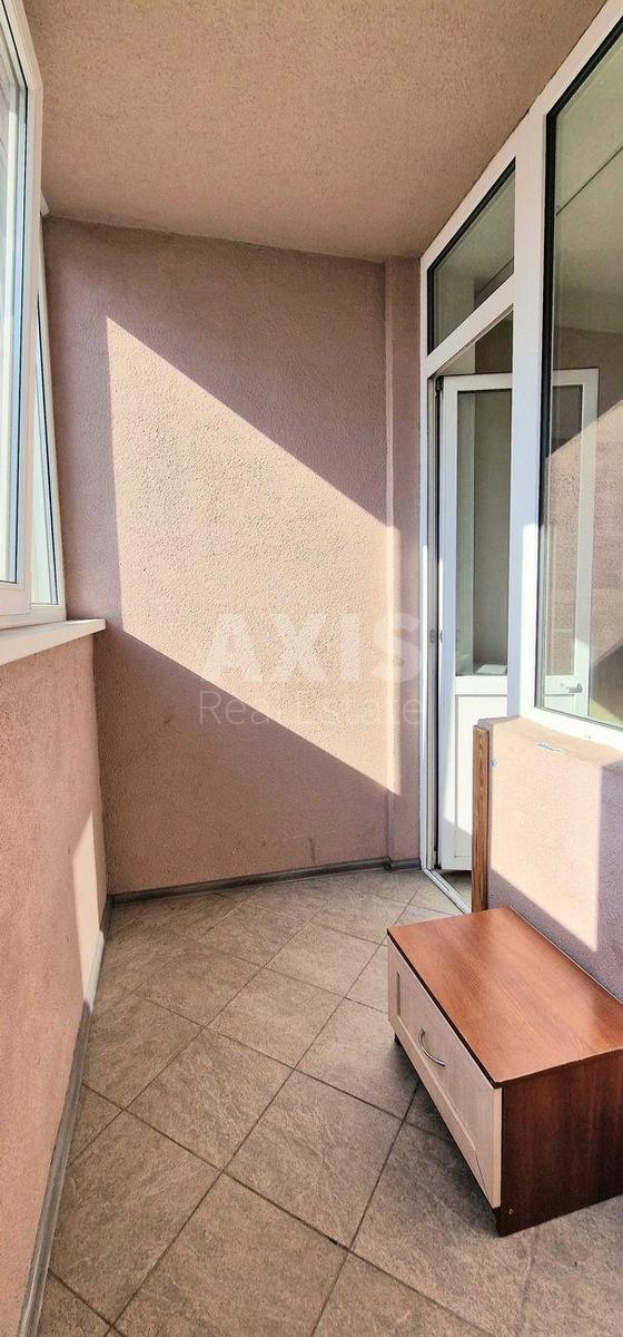 1k apartment vul. Urlivs'ka 235