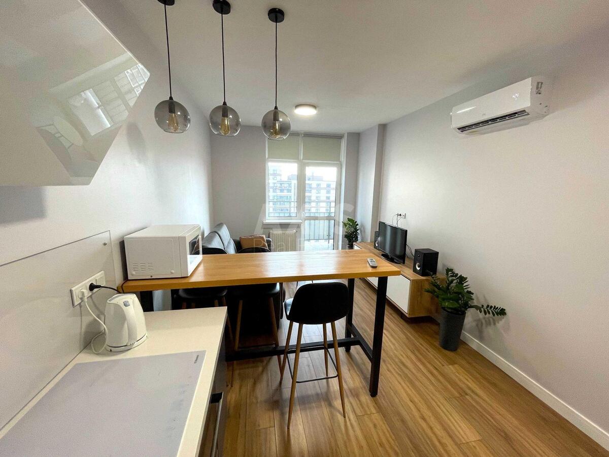 1k apartment vul. Rodyny Kristeriv 4561267