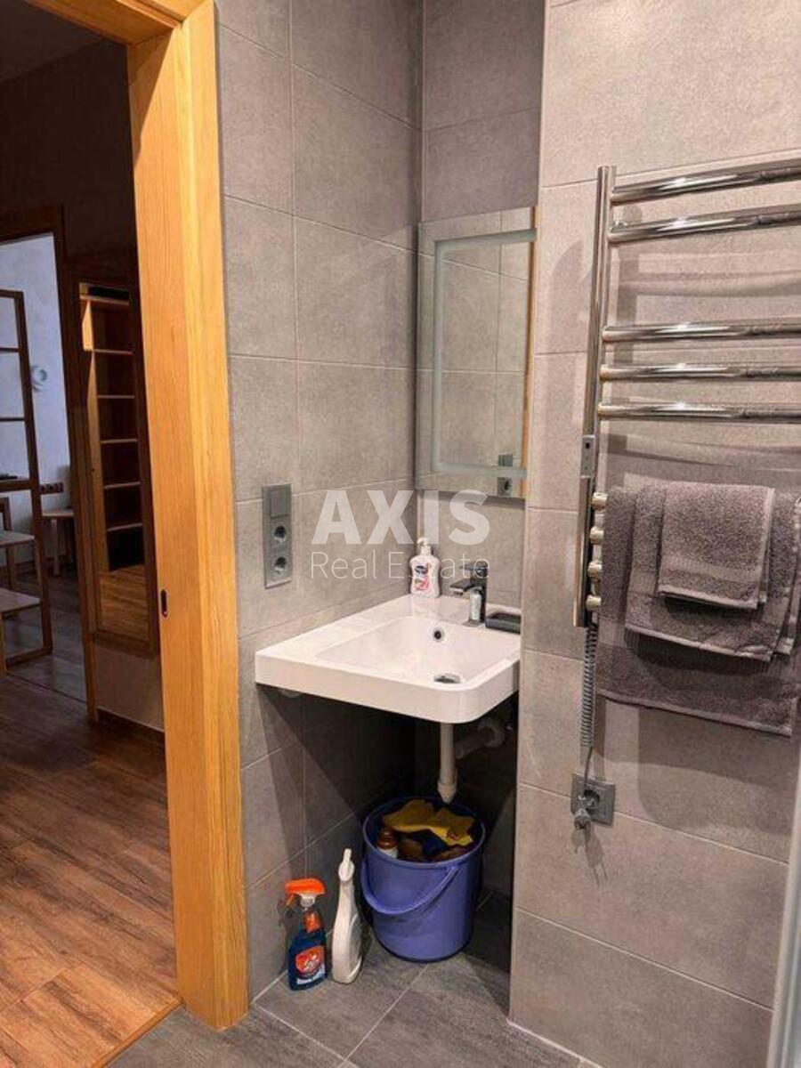 1k apartment vul. Revuc'kogo 40Б14