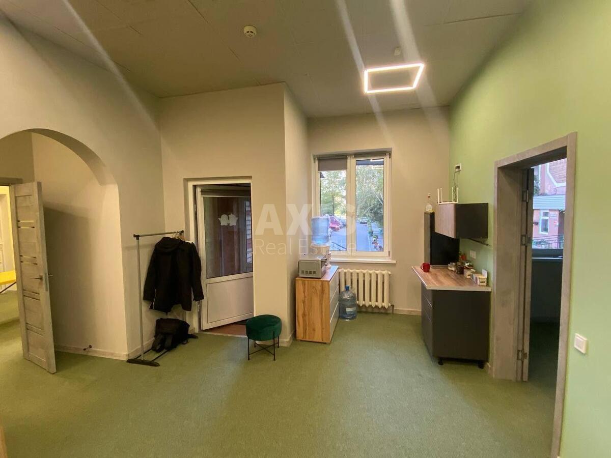Trade object vul. Urlivs'ka 16/37, 72m24
