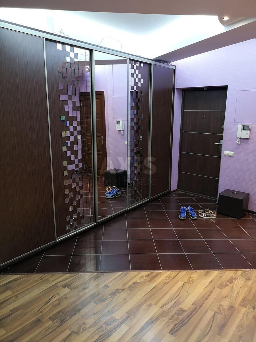 3k apartment vul. Ahmatovoi' Anny 133