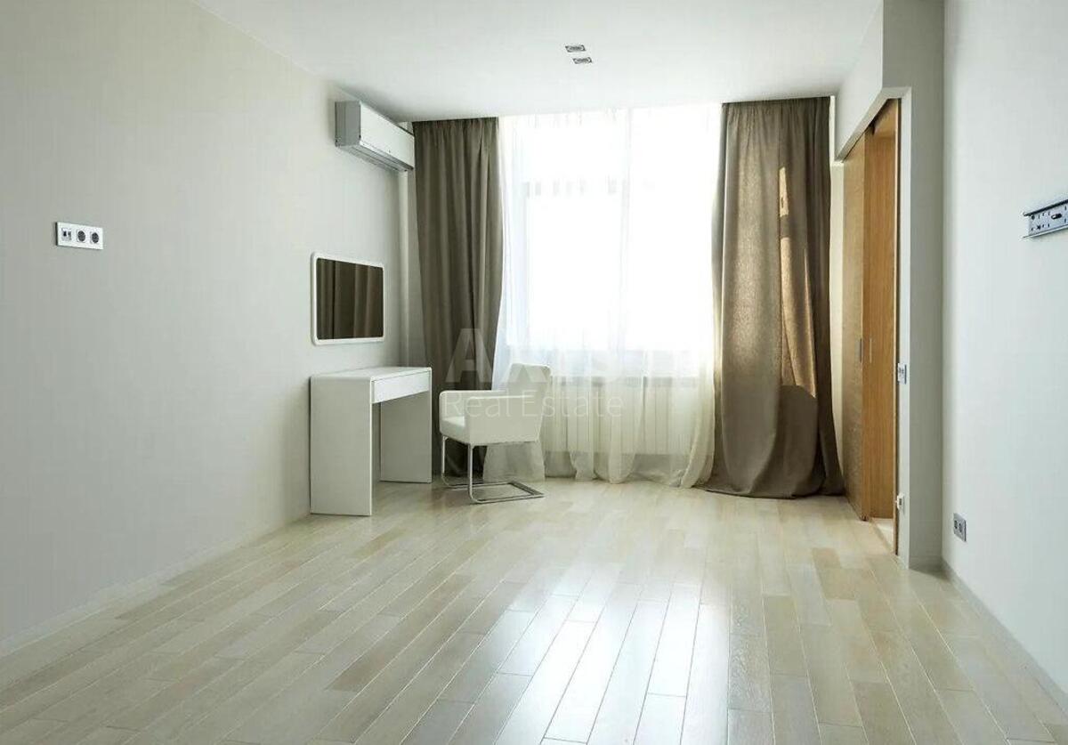 3k apartment vul. Voskresens'ka 14Б620383