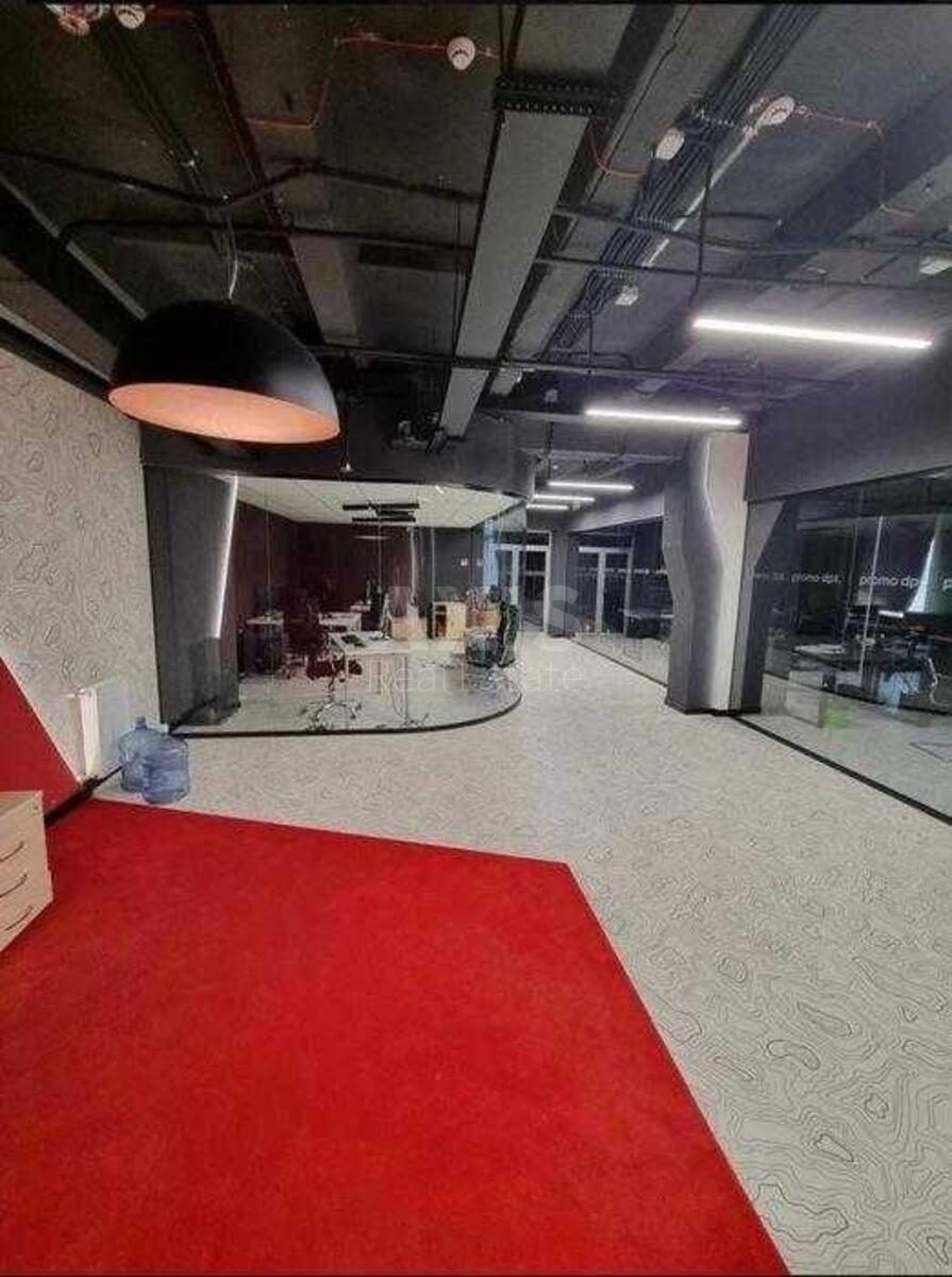 Office vul. Degtjarivs'ka 27, 750m27