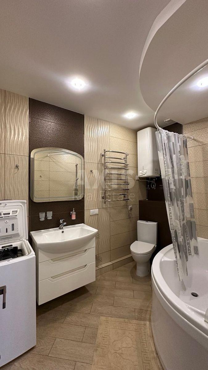 2k apartment vul. Revuc'kogo 9583674