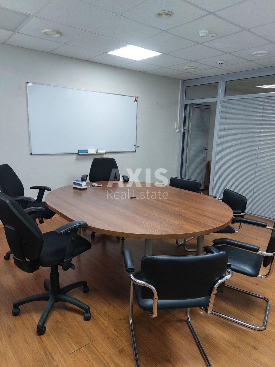 Office bul. Shevchenka Tarasa 33Б, 136m23