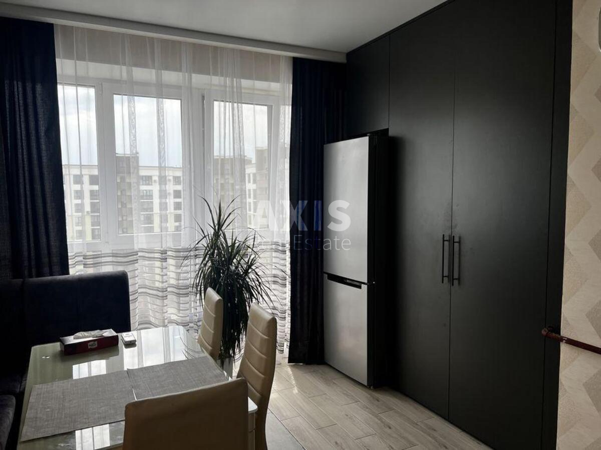 1k apartment vul. Radystiv 301
