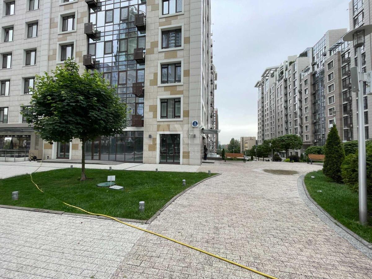 Service object vul. Saperne Pole 5, 198m2605055