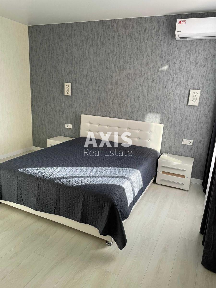 1k apartment nab. Dniprovs'ka 20Б3