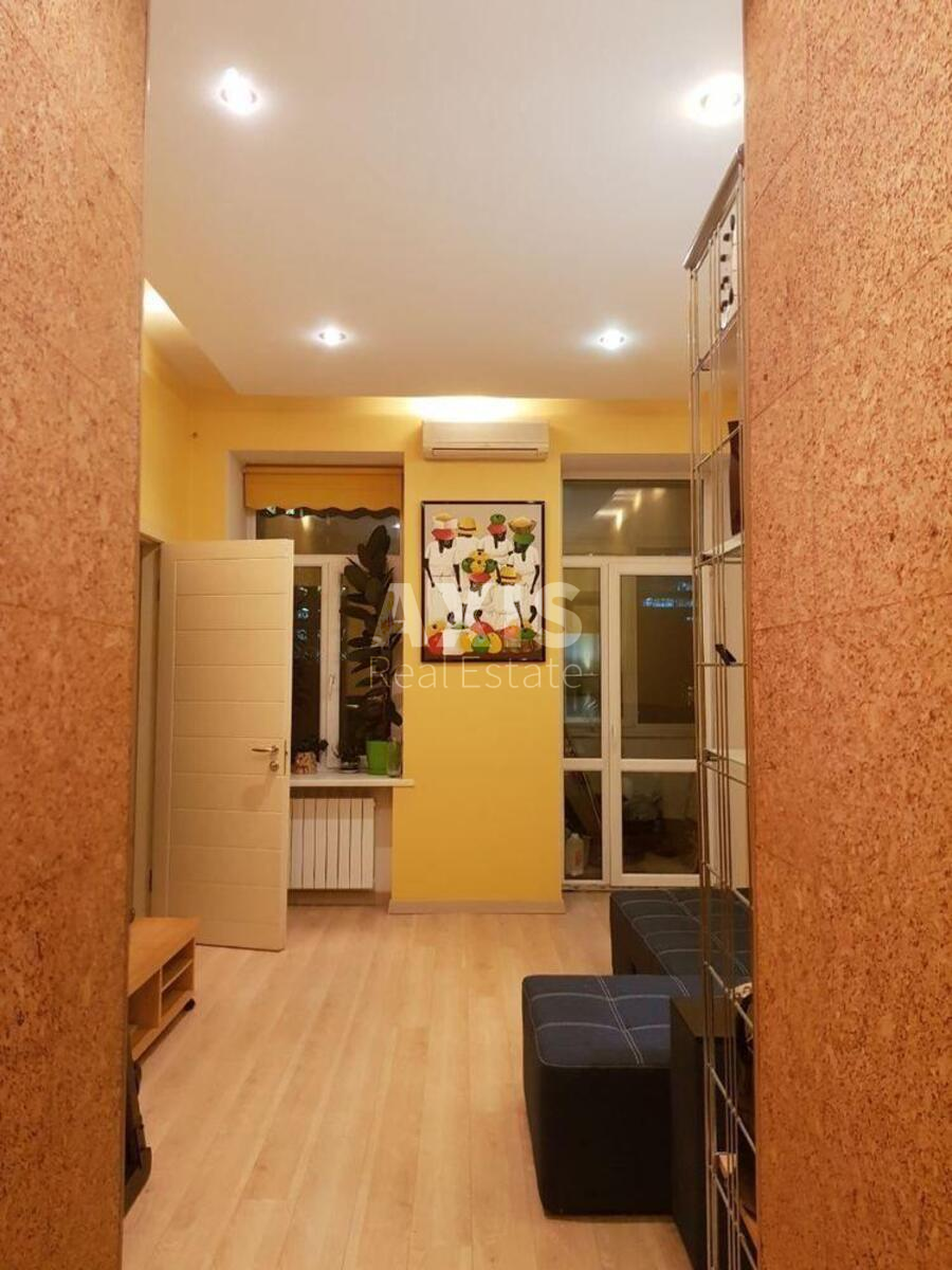 2k apartment vul. Saksagans'kogo 1030