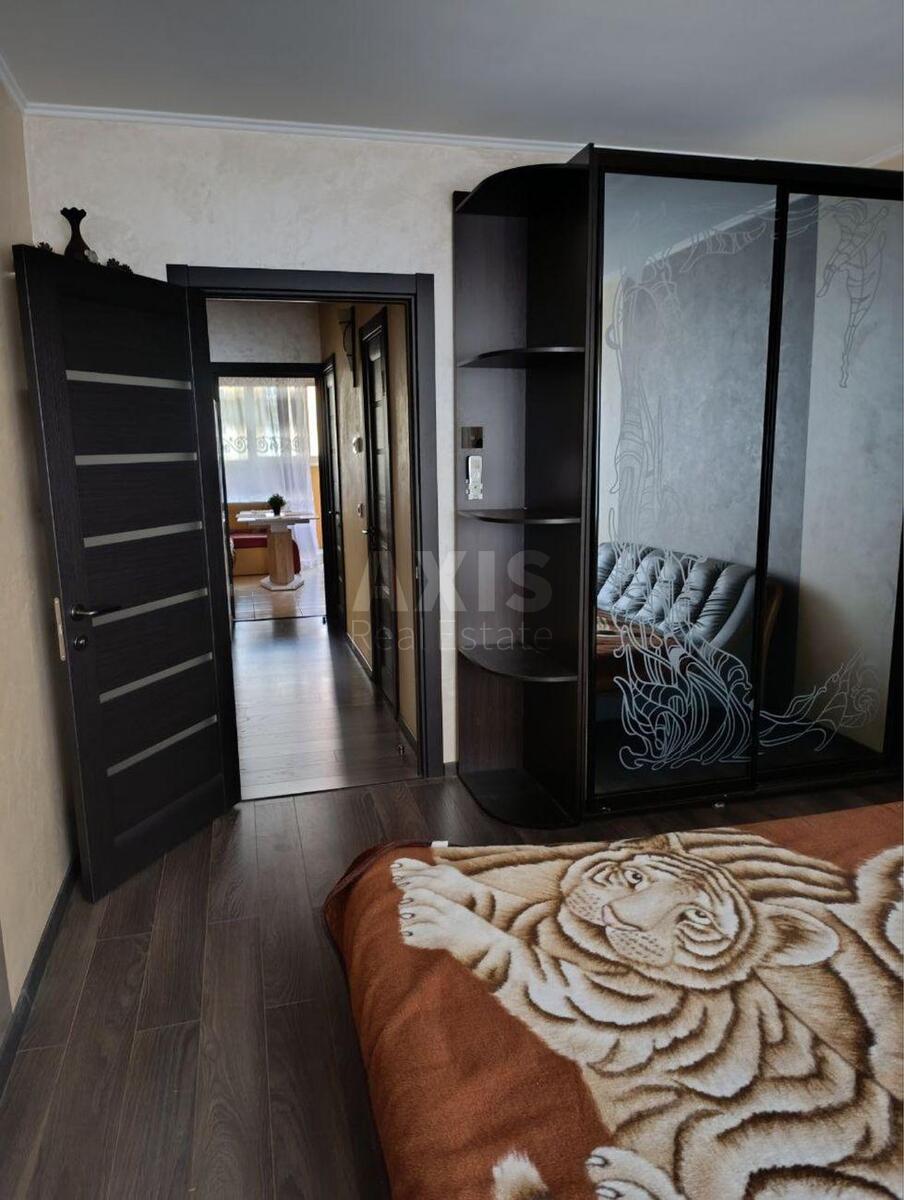 3k apartment vul. Zakrevs'kogo Mykoly 4
