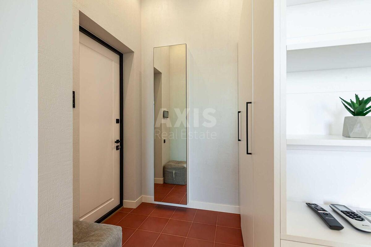 4k apartment vul. Volodymyrs'ka 81А16