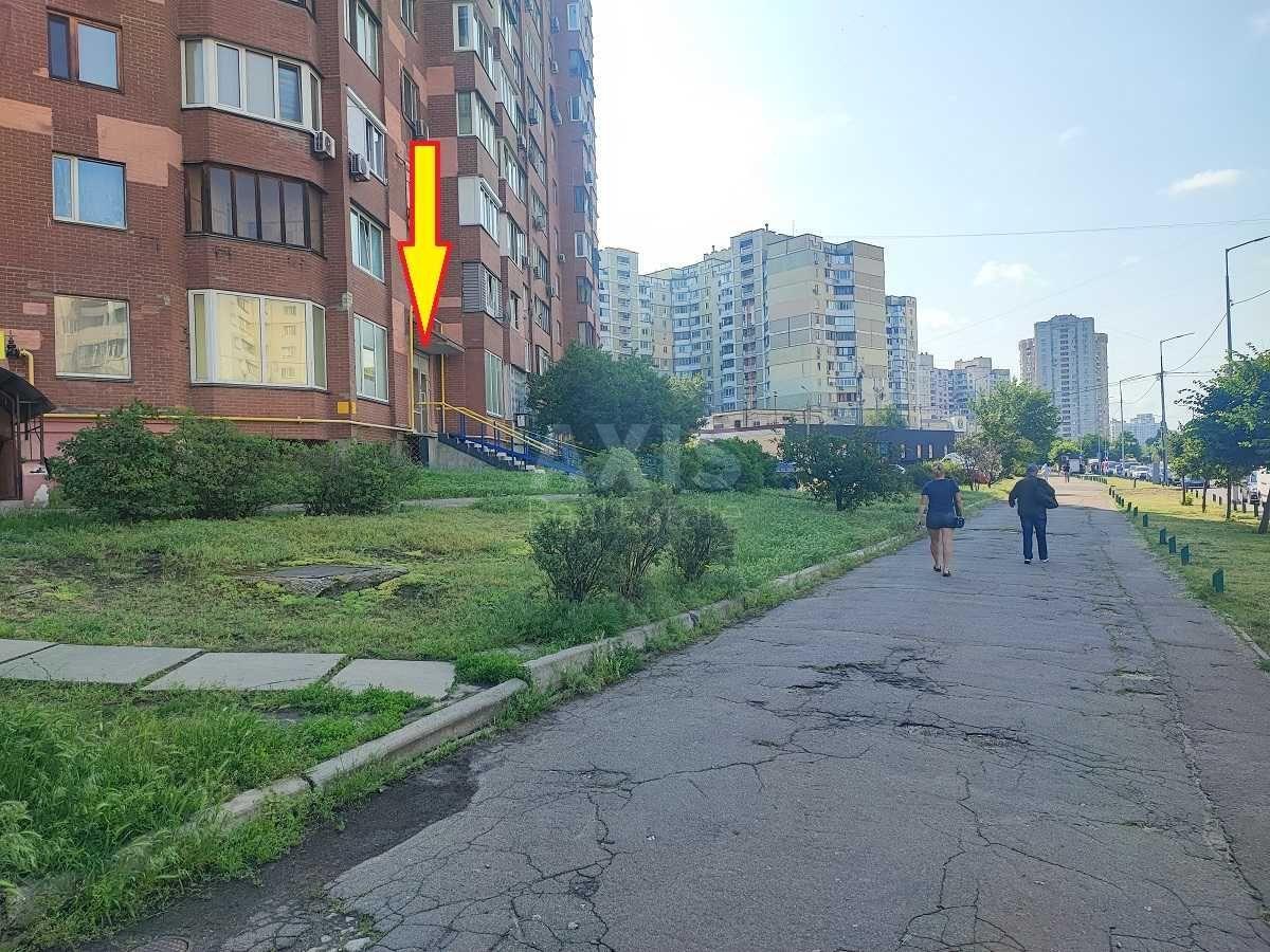 Service object vul. Dragomanova 17, 65000m2571260