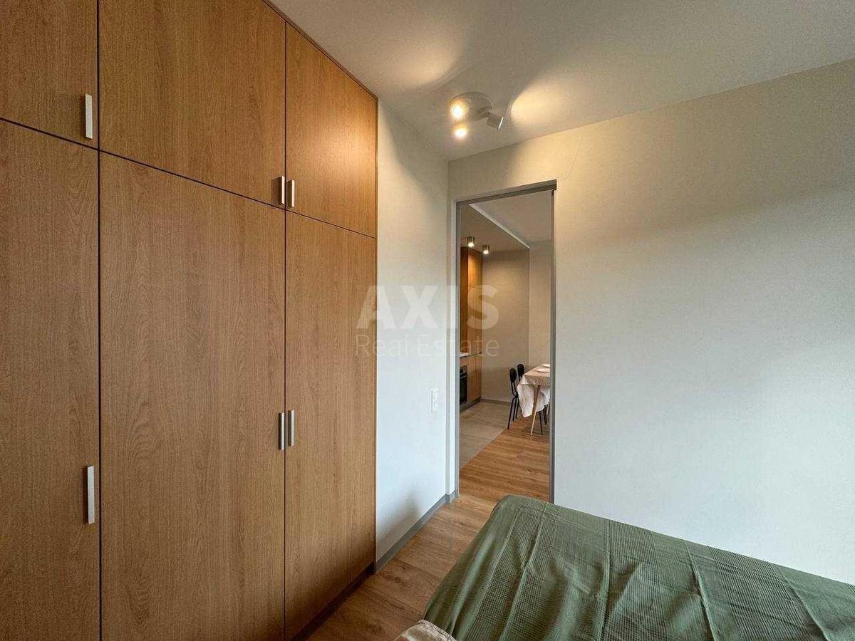1k apartment vul. Kyrylivs'ka 375