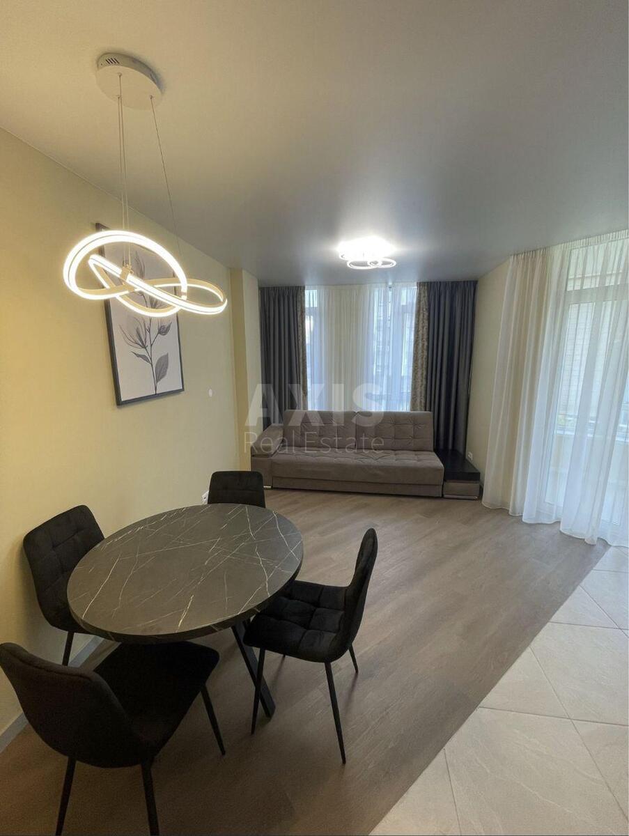 1k apartment bul. Ryl's'kogo Tadeja 10