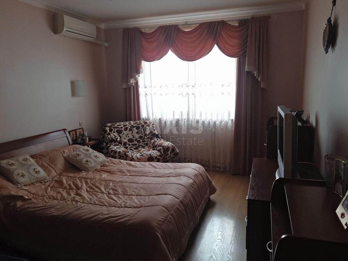 5к квартира ул. Ахматовой Анны 13608449