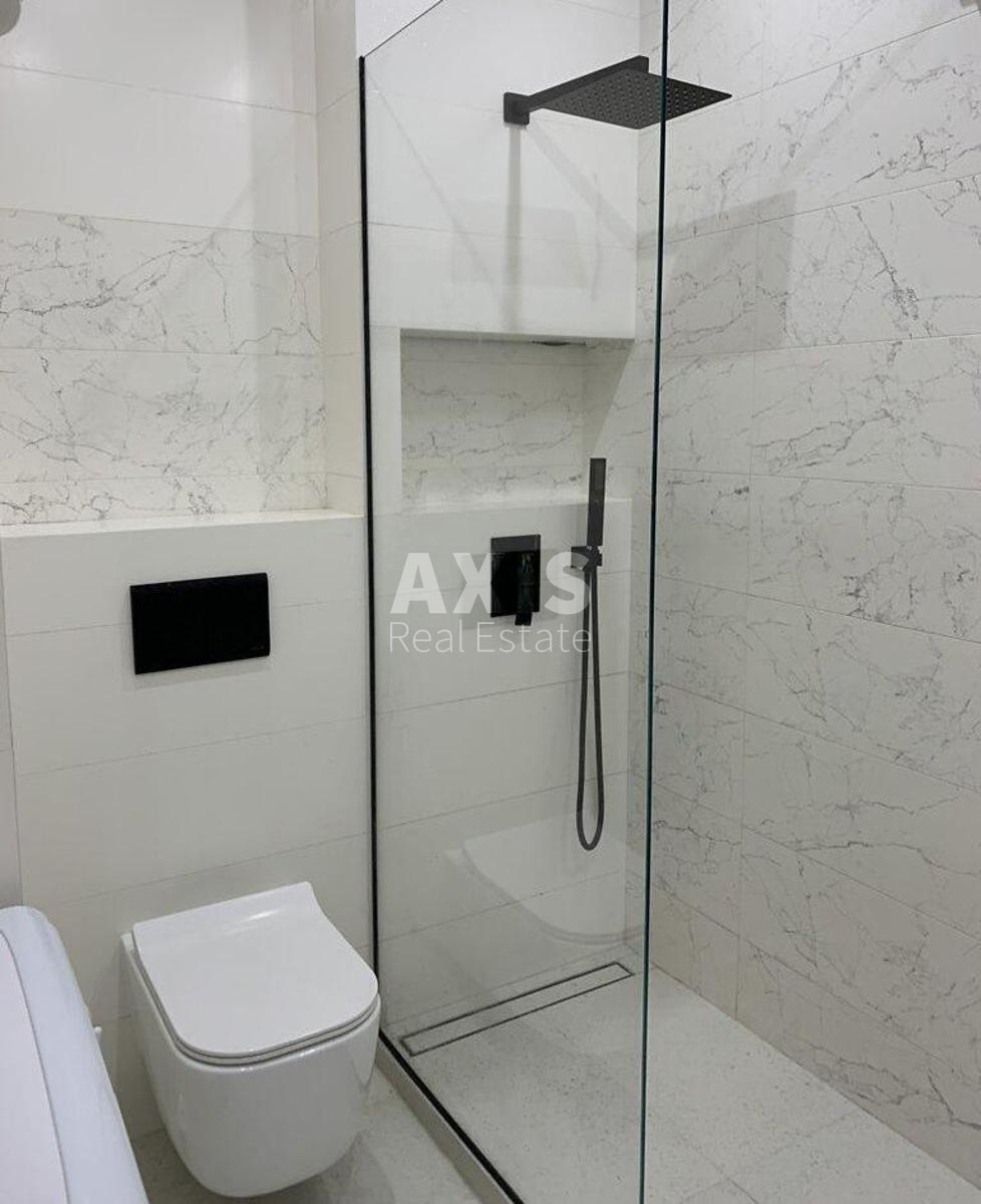 1k apartment nab. Dniprovs'ka 18438426