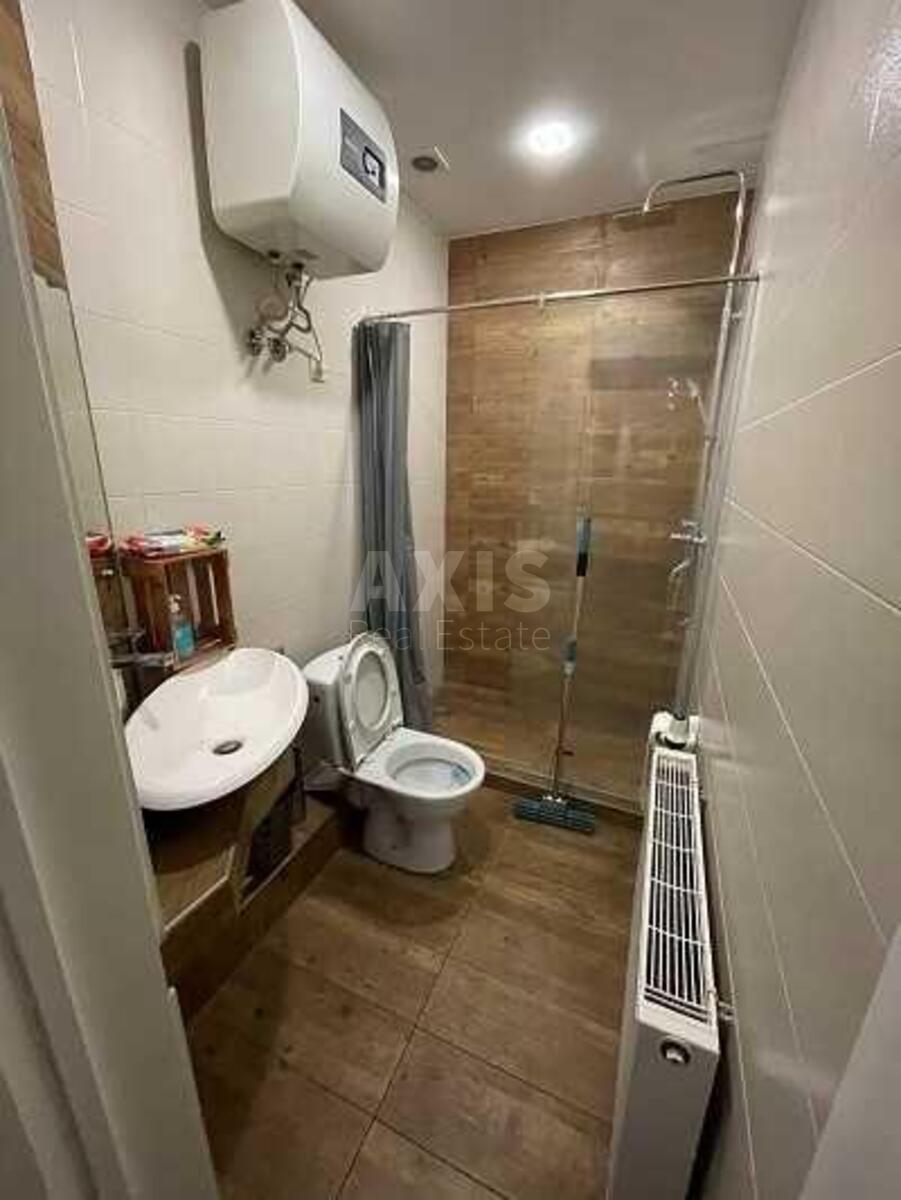 Office vul. Kyrylivs'ka 31В, 107m25