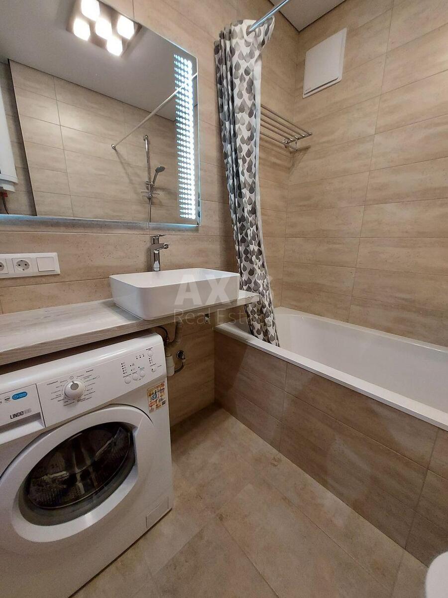2k apartment vul. Lypkivs'kogo Vasylja Mytropolyta 385720210