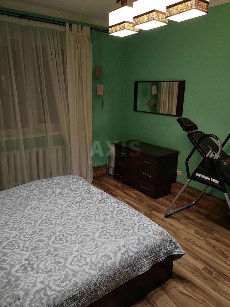 3k apartment vul. Ahmatovoi' Anny 134