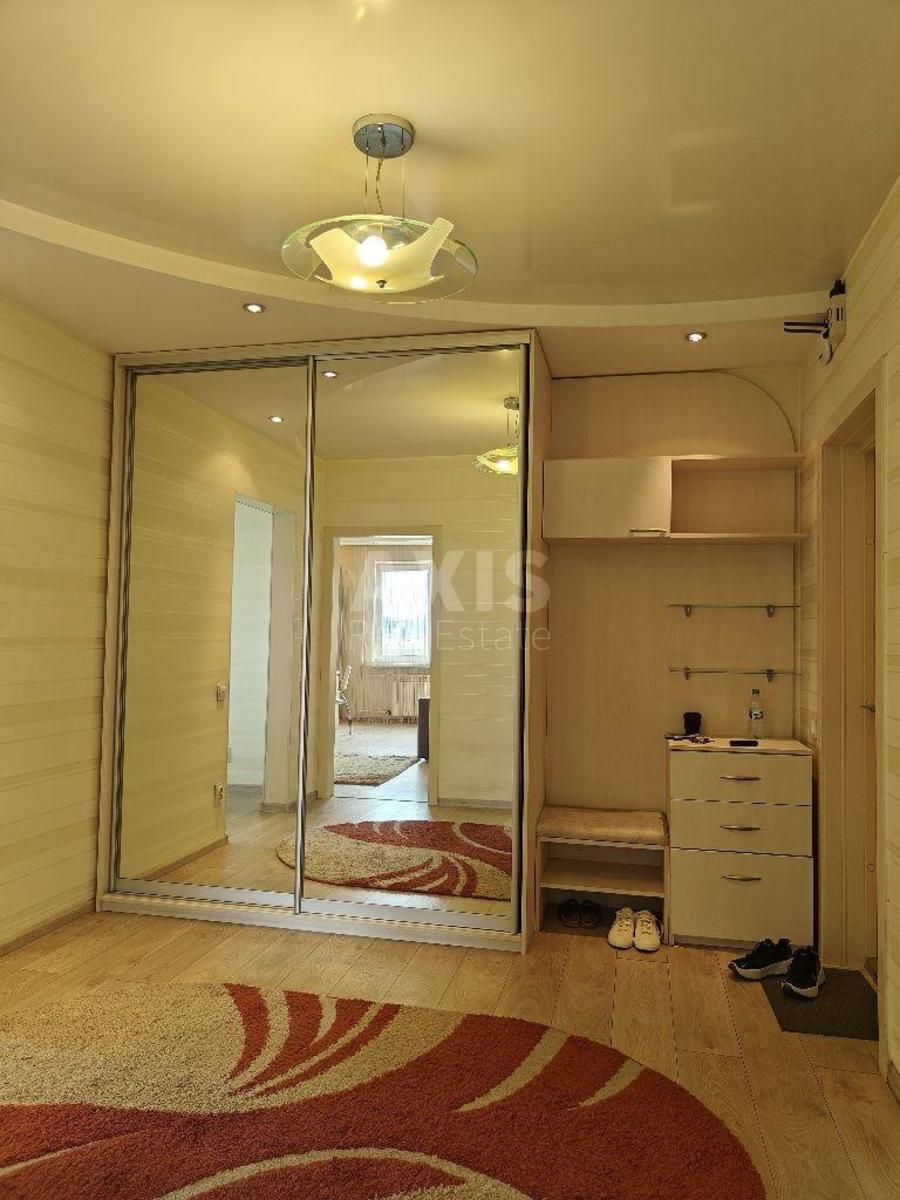 2k apartment vul. Krakivs'ka 13В3