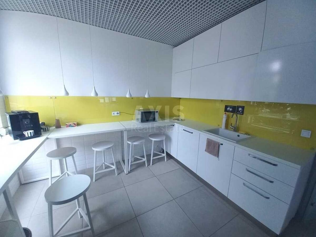 Office vul. Kryvoriz'ka 11, 170m23