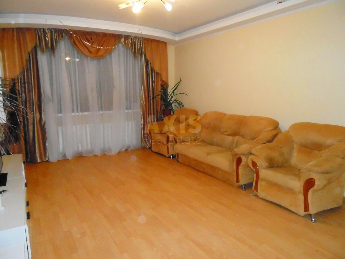 3k apartment vul. Sribnokil's'ka 2А593625