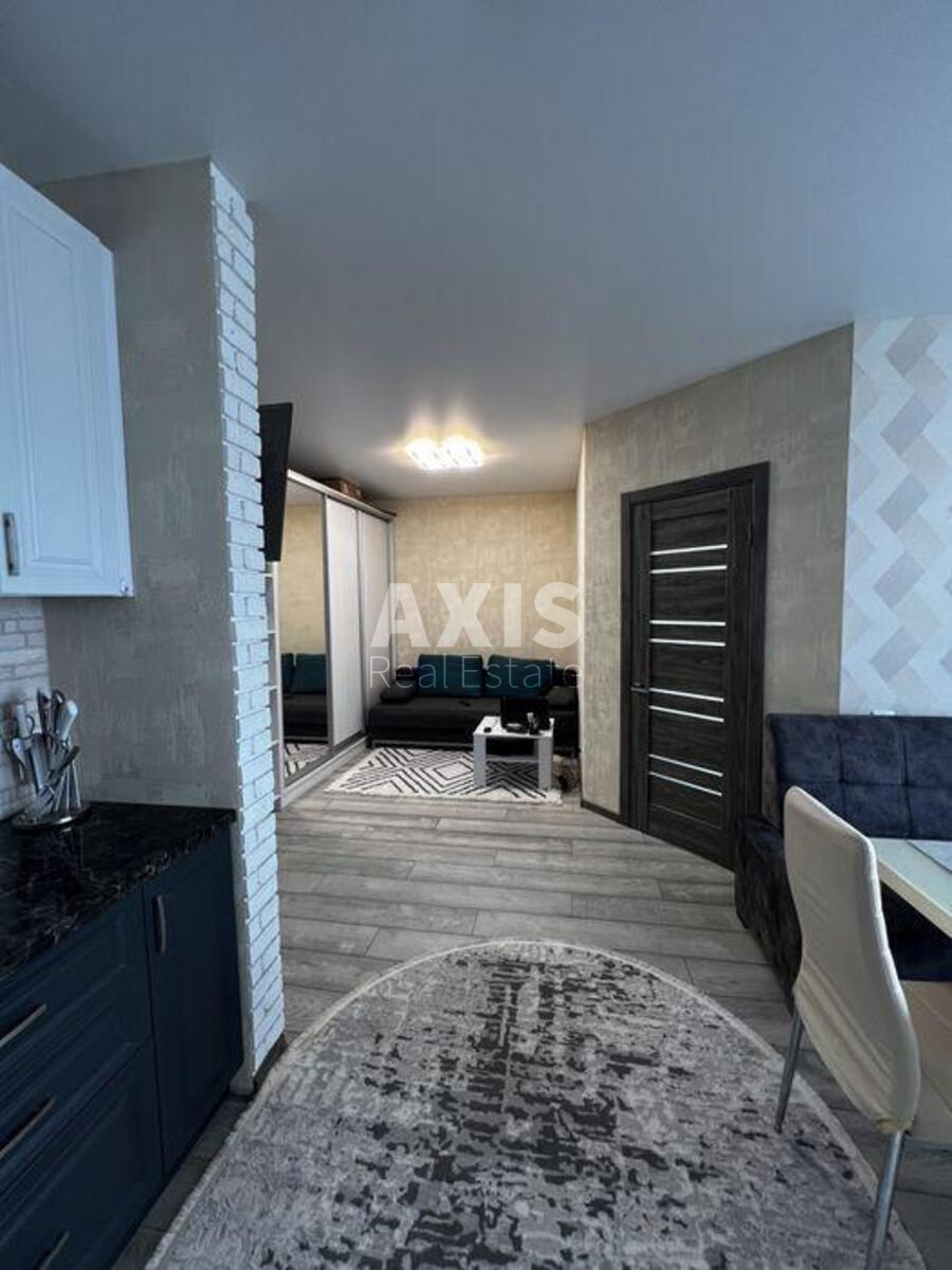 1k apartment vul. Radystiv 302