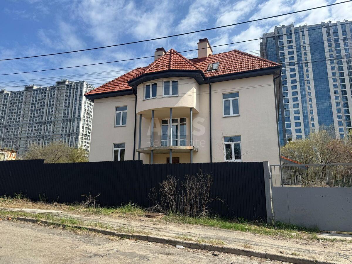 House vul. Matrosova Oleksandra, 832m2, Kyiv city