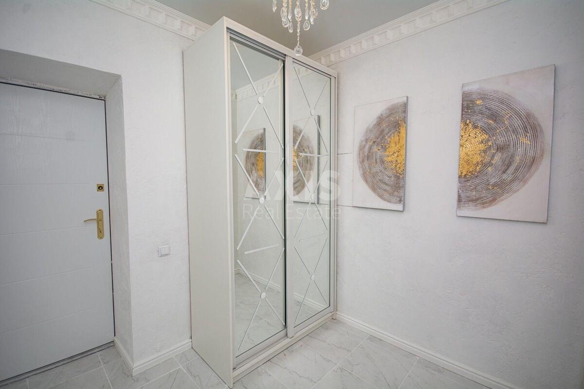 1k apartment vul. Volyns'ka 9А589008